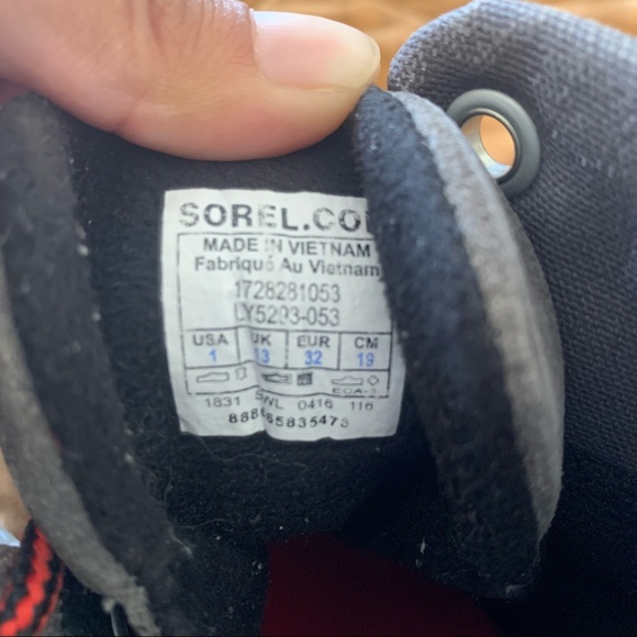 Sorel Kids Snow Boots Size 1 - Picture 8 of 9